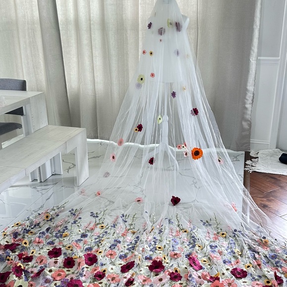 Custom Wedding Bridal Veil - Picture 2 of 7